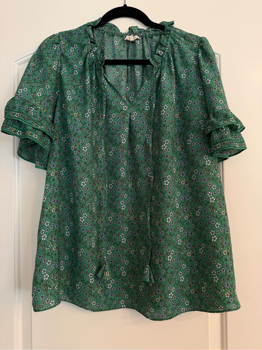 Max Studio Green Floral Tie-Neck Ruffle Sleeve Blouse